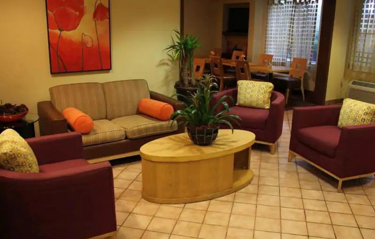 La Quinta By Wyndham Miami Cutler Bay Hotel Buitenkant foto